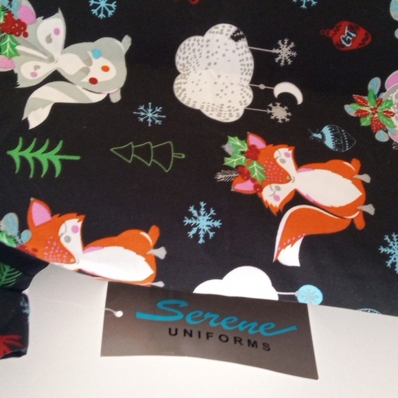 SERENE BLACK V-NECK SHORT SLEEVE TWO POCKET MEDICAL SCRUB TOP SIZE MEDIUM NWT - Picture 8 of 10